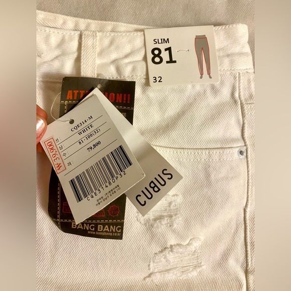 White Jean Shorts Bermuda Style. For ladies - Picture 5 of 6